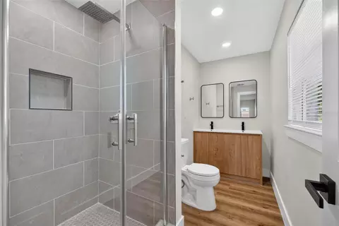 Bath - 655 Travis Ct, Bartow, FL 33830 photo 1 of 5