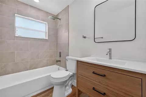 Bath - 655 Travis Ct, Bartow, FL 33830 photo 5 of 5