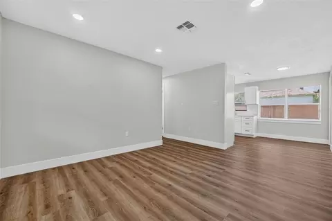 Living - 655 Travis Ct, Bartow, FL 33830 photo 1 of 4