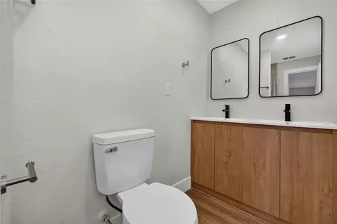 Bath - 655 Travis Ct, Bartow, FL 33830 photo 2 of 5