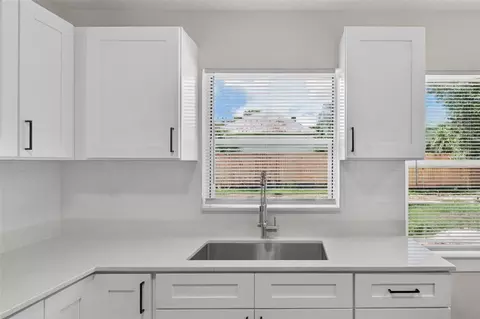 Kitchen - 655 Travis Ct, Bartow, FL 33830 photo 6 of 6