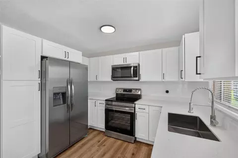 Kitchen - 655 Travis Ct, Bartow, FL 33830 photo 2 of 6
