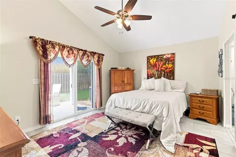Bedroom - 2234 Springflower Dr, Clearwater, FL 33763 photo 4 of 7