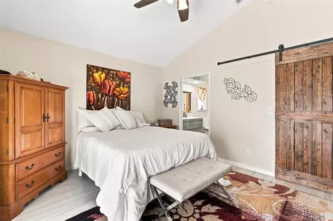 Bedroom - 2234 Springflower Dr, Clearwater, FL 33763 photo 5 of 7