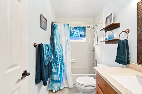 Bath - 2234 Springflower Dr, Clearwater, FL 33763 photo 2 of 4