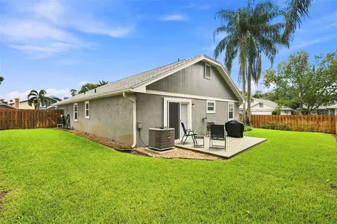Exterior - 2234 Springflower Dr, Clearwater, FL 33763 photo 11 of 14