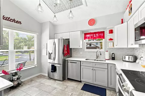 Kitchen - 2234 Springflower Dr, Clearwater, FL 33763 photo 7 of 7