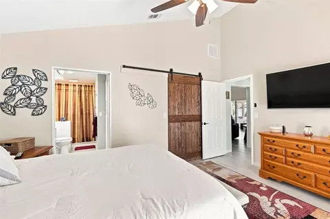 Bedroom - 2234 Springflower Dr, Clearwater, FL 33763 photo 6 of 7