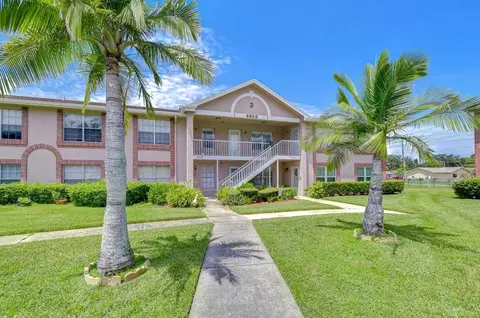 4925 Myrtle Oak Dr #25, New Port Richey, FL 34653