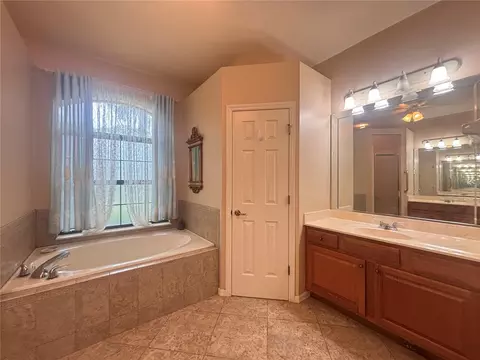 Bath - 19203 SW 98th Loop, Dunnellon, FL 34432 photo 1 of 3