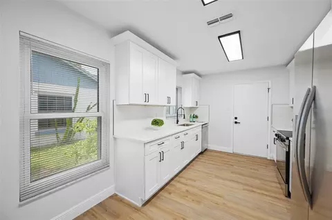 Kitchen - 11925 Cedarfield Dr, Riverview, FL 33579 photo 1 of 6