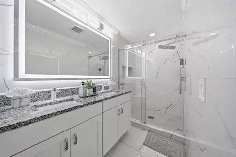 Bath - 10828 Quickwater Ct, Riverview, FL 33569 photo 3 of 4
