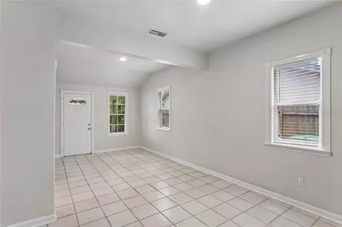 Living - 14623 Sunset Dr, Largo, FL 33774 photo 2 of 4