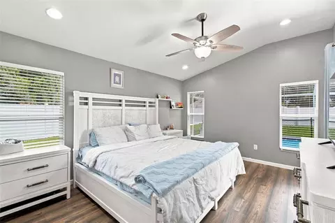 Bedroom - 9710 White Barn Way, Riverview, FL 33569 photo 4 of 8