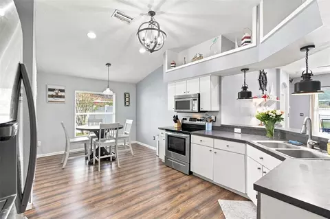 Kitchen - 9710 White Barn Way, Riverview, FL 33569 photo 2 of 5