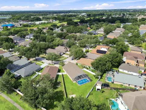 View/Area - 9710 White Barn Way, Riverview, FL 33569 photo 6 of 9