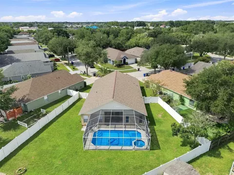 View/Area - 9710 White Barn Way, Riverview, FL 33569 photo 7 of 9
