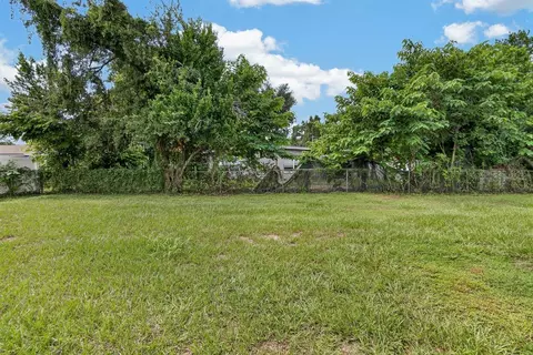 Exterior - 403 Alma Dr, Brandon, FL 33510 photo 10 of 14