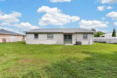 Exterior - 403 Alma Dr, Brandon, FL 33510 photo 7 of 14