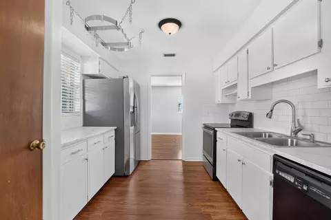 Kitchen - 403 Alma Dr, Brandon, FL 33510 photo 1 of 4