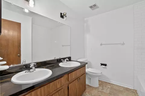 Bath - 403 Alma Dr, Brandon, FL 33510 photo 3 of 4