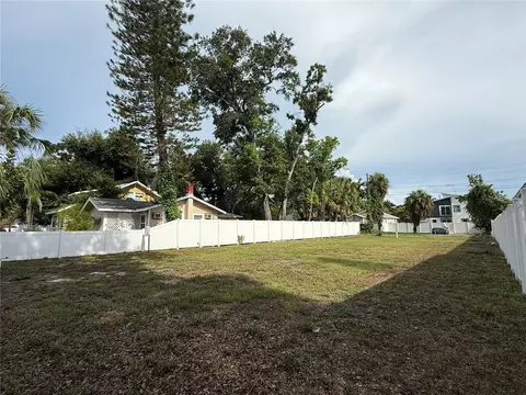1011 12th Ave S, Saint Petersburg, FL 33705