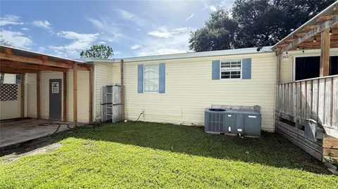 Exterior - 10404 Brussels Dr, Riverview, FL 33578 photo 6 of 7