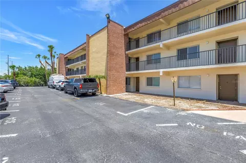 4435 1st St NE #305, Saint Petersburg, FL 33703
