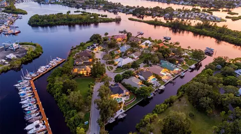 1102 Marina Dr, Tarpon Springs, FL 34689