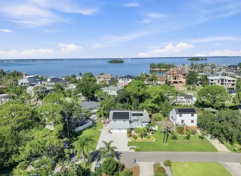 201 Lagoon Dr, Palm Harbor, FL 34683