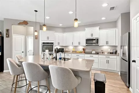 Kitchen - 11431 Brighton Knoll Loop, Riverview, FL 33579 photo 2 of 8