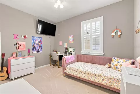 Bedroom - 11431 Brighton Knoll Loop, Riverview, FL 33579 photo 3 of 8