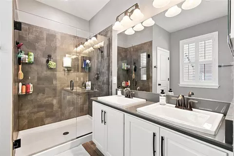 Bath - 11431 Brighton Knoll Loop, Riverview, FL 33579 photo 1 of 5