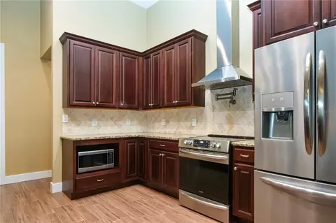 Kitchen - 1605 Butch Cassidy Trl, Wimauma, FL 33598 photo 2 of 4