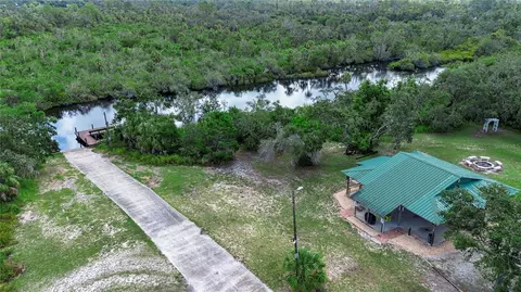 View/Area - 1605 Butch Cassidy Trl, Wimauma, FL 33598 photo 8 of 11