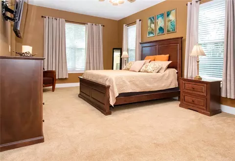 Bedroom - 1605 Butch Cassidy Trl, Wimauma, FL 33598 photo 1 of 10