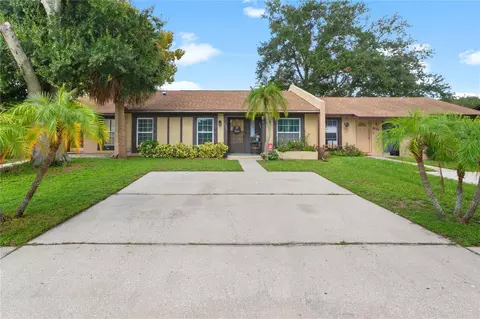 9922 87th St, Seminole, FL 33777