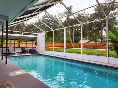 Exterior - 111 Oak Lee Dr, Lutz, FL 33548 photo 4 of 6