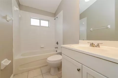 Bath - Undisclosed, Riverview, FL 33579 photo 3 of 3