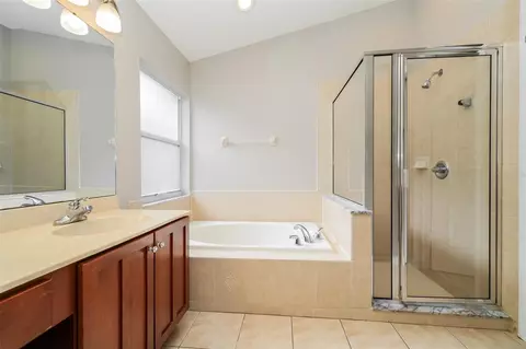 Bath - Undisclosed, Riverview, FL 33579 photo 2 of 3