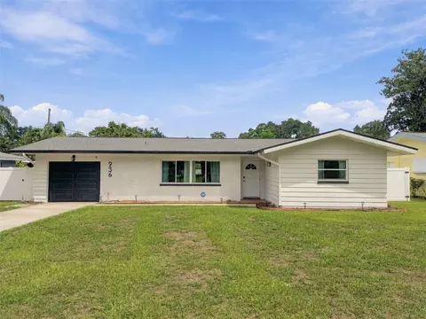 936 Lyndhurst St, Dunedin, FL 34698