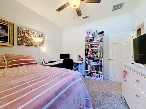 Bedroom - 1069 Sandpiper Loop, Winter Haven, FL 33881 photo 3 of 11