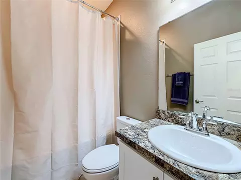 Bath - 1069 Sandpiper Loop, Winter Haven, FL 33881 photo 1 of 8