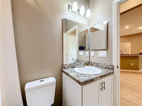Bath - 1069 Sandpiper Loop, Winter Haven, FL 33881 photo 2 of 8