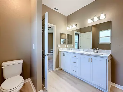 Bath - 1069 Sandpiper Loop, Winter Haven, FL 33881 photo 8 of 8