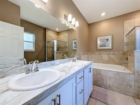 Bath - 1069 Sandpiper Loop, Winter Haven, FL 33881 photo 5 of 8