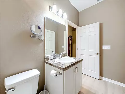 Bath - 1069 Sandpiper Loop, Winter Haven, FL 33881 photo 4 of 8