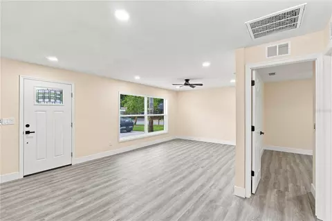 Living - 1105 Park St, Seffner, FL 33584 photo 1 of 1