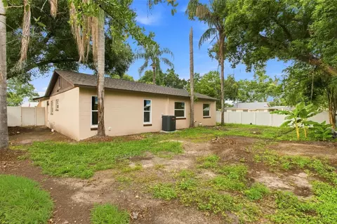 Exterior - 1105 Park St, Seffner, FL 33584 photo 2 of 2