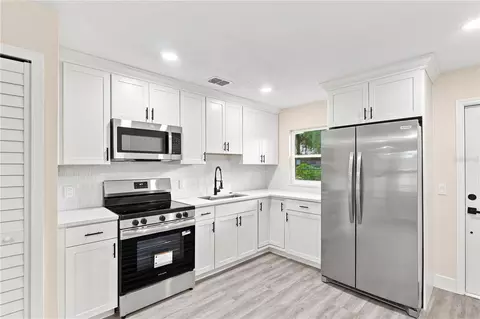 Kitchen - 1105 Park St, Seffner, FL 33584 photo 1 of 1